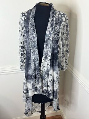 Women's Black & White Floral Swim Coverup